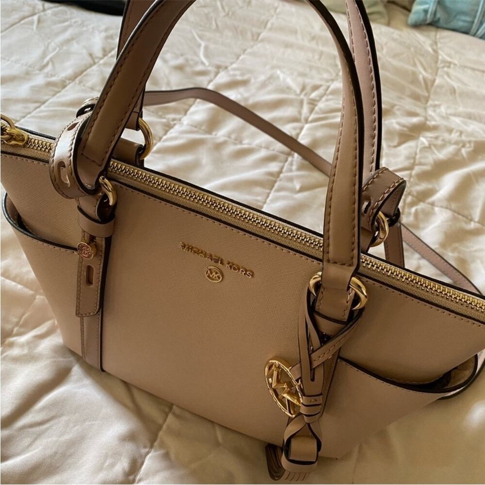 Michael Kors Nomad Tote Crossbody in Blush Pink - Picture 3 of 12
